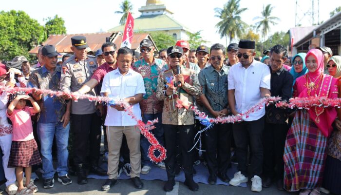 Bupati Bone Resmikan Ruas Jalan Camming-Bune-Talumae, Akses Alternatif ke Makassar