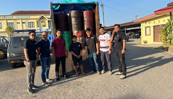 Polres Bone Gagalkan Dugaan Penyelundupan 10 Ton Solar Subsidi, 48 Drum Diamankan