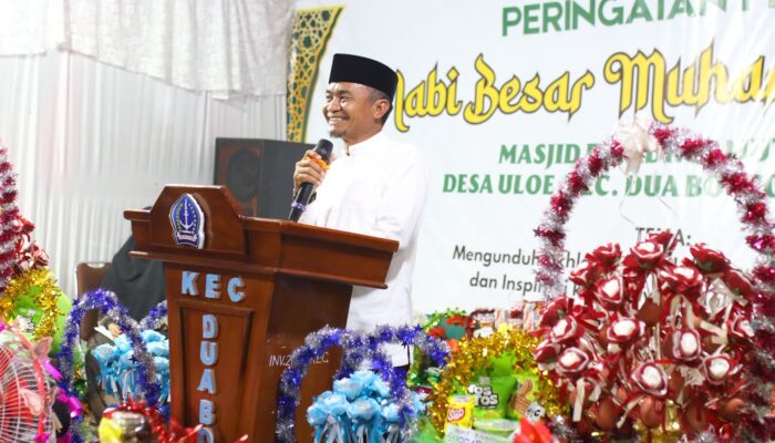 Maulid di Uloe Semarak, Bupati Bone Sumbang 500 Zak Semen untuk Dua Masjid
