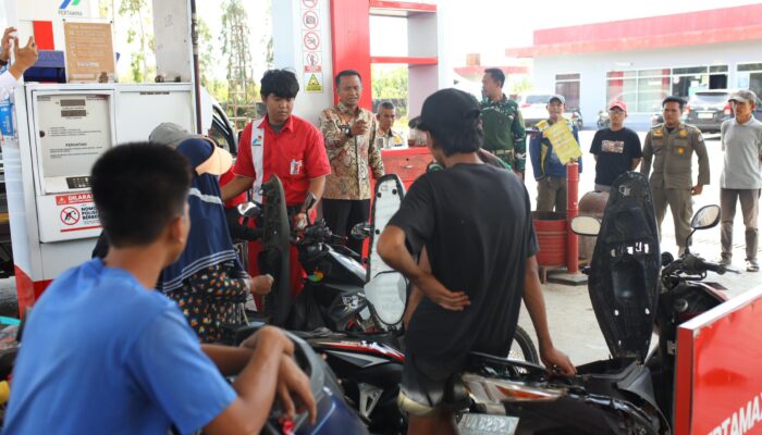 Turun Langsung Pantau SPBU Camming, Bupati Bone Minta SPBU Patuh Ketentuan