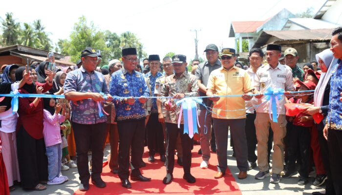 Bupati Bone Resmikan Jalan Lemo- Pasaka, Akses Kahu- Kajuara Makin Lancar