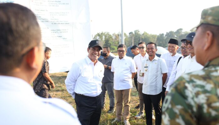 Mentan RI Didampingi Bupati Bone Tinjau Hilirisasi Ayam Terintegrasi di Bone, Target Peresmian Tahun 2027