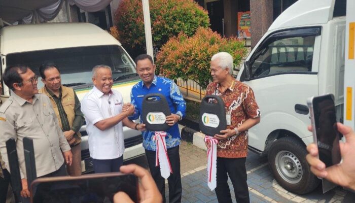 Bapanas RI Serahkan Mobil Laboratorium ke Bone, Pengawasan Pangan hingga Desa Diperkuat