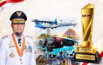 Gubernur Sulsel Terima Penghargaan Inovasi Layanan Transportasi Publik Terjangkau dan Terintegrasi