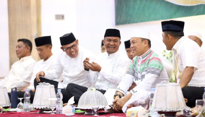 Bupati -Wabup Bone Kenang 100 Hari Wafatnya H. Muhammad Aras Genda, Ustadz Das’ad Latif Pembawa Tausiyah