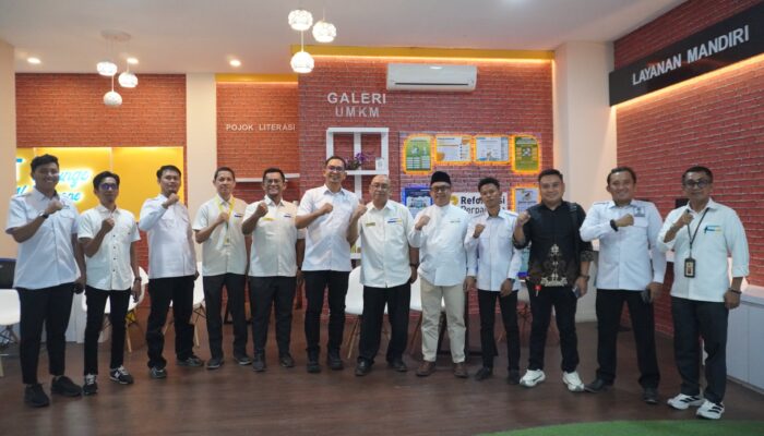 Perkuat Sinergi, HIPMI Bone Lakukan Silaturahim ke KPP Pratama Watampone