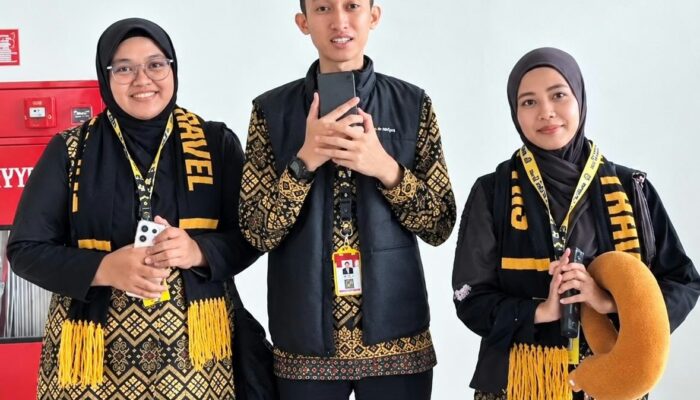 Bupati Bone Berangkatkan Tiga Pegawai Umrah, Dorong Semangat Prestasi dan Pengabdian