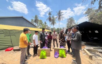 Didampingi Kanit Intel Polsek Bengo, BAZNAS Bone Salurkan Bantuan Korban Kebakaran di Samaenre