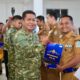 Bupati Bone Terima Brevet Kehormatan Kesehatan Penyelaman dan Hiperbarik dari TNI AL