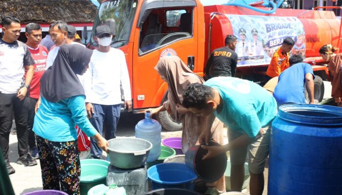Bupati Bone Pimpin Penyaluran Tim Brigade Air Bersih BerAmal di Polewali