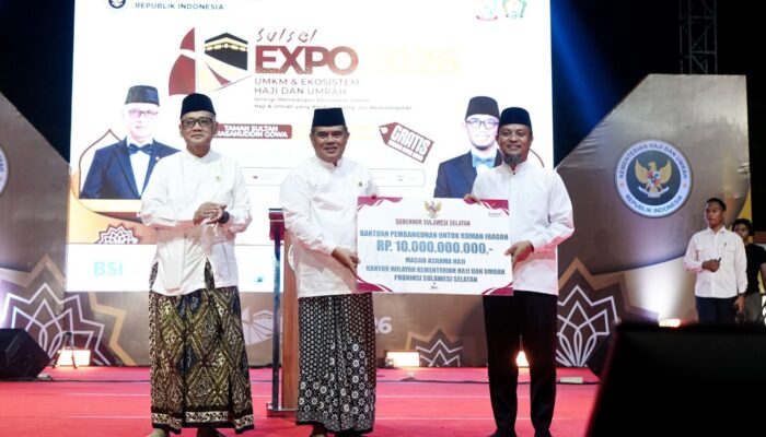 Gubernur Sulsel Serahkan Rp10 M untuk Pembangunan Masjid Asrama Haji dan Lahan Kantor Kementerian Haji dan Umrah