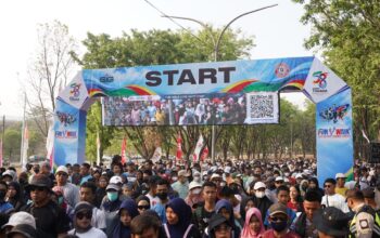 Puluhan Ribu Warga Meriahkan Fun Walk HUT ke-58 Semen Tonasa, Ratusan UMKM Ikut Berdaya