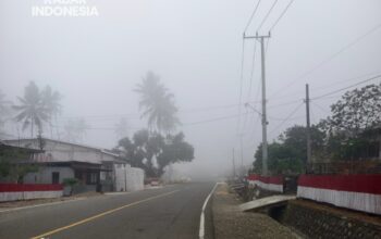 Suasana di Jalan Koppe-Taccipi Memutih, Masyarakat Terbelah: Ada Sebut Embun, Kabut hingga Kabut Asap