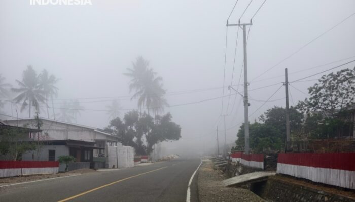 Suasana di Jalan Koppe-Taccipi Memutih, Masyarakat Terbelah: Ada Sebut Embun, Kabut hingga Kabut Asap