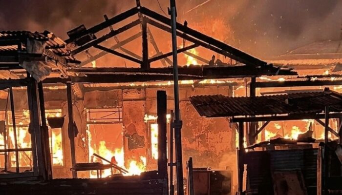 Innalillah… Kebakaran Dua Rumah di Palakka, Kerugian Ditaksir Rp200 Juta